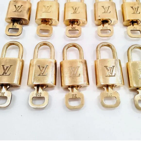 AUTHENTIC LOUIS VUITTON LOCK & KEY - Picture 5 of 6